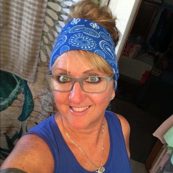 Meet your Posher, Stephanie - Picture 5 of 7